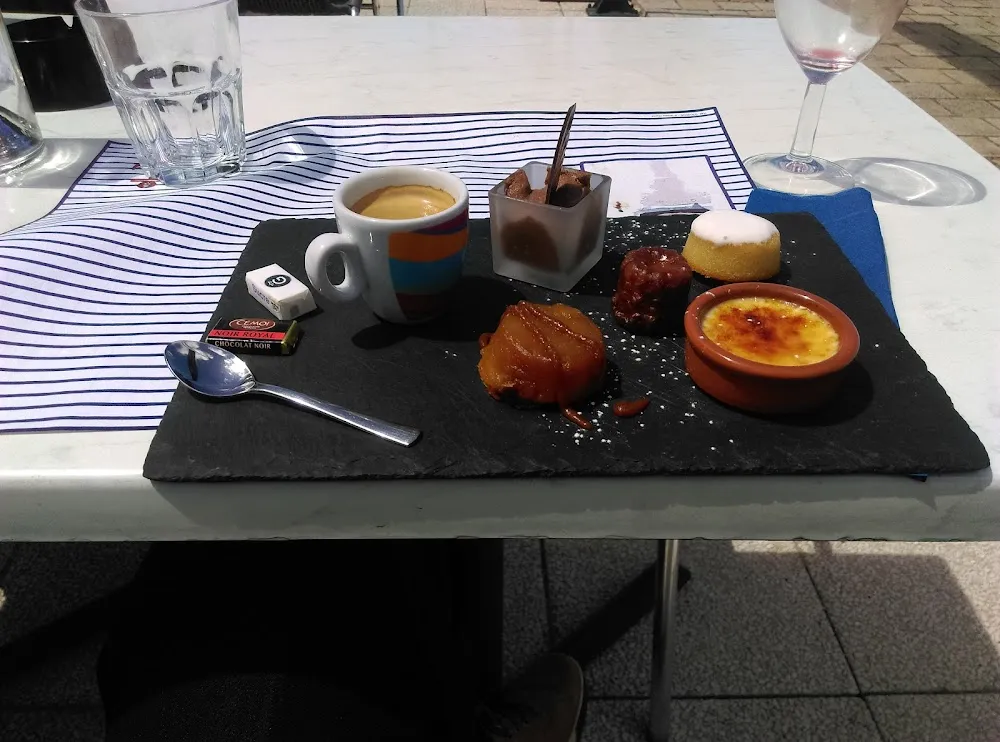 Cafe Gourmand